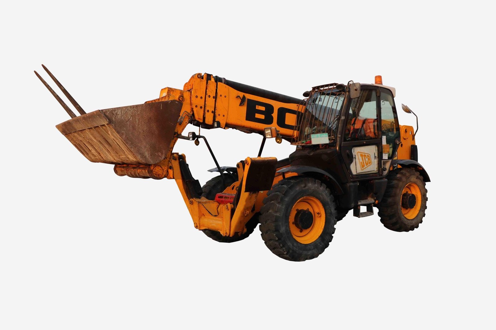 Top heavy equipment rental companies in dubai