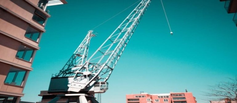 Why BOB Cranes Stands Out Among Heavy Equipment Rental Companies in the UAE