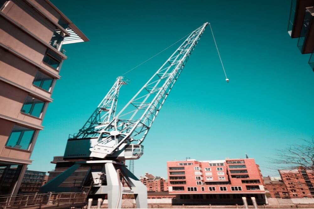 Why BOB Cranes Stands Out Among Heavy Equipment Rental Companies in the UAE