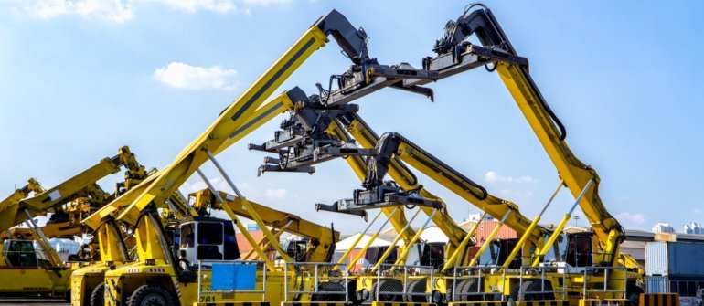 How BOB Cranes Supports UAE Projects with Reliable Heavy Equipment Rentals