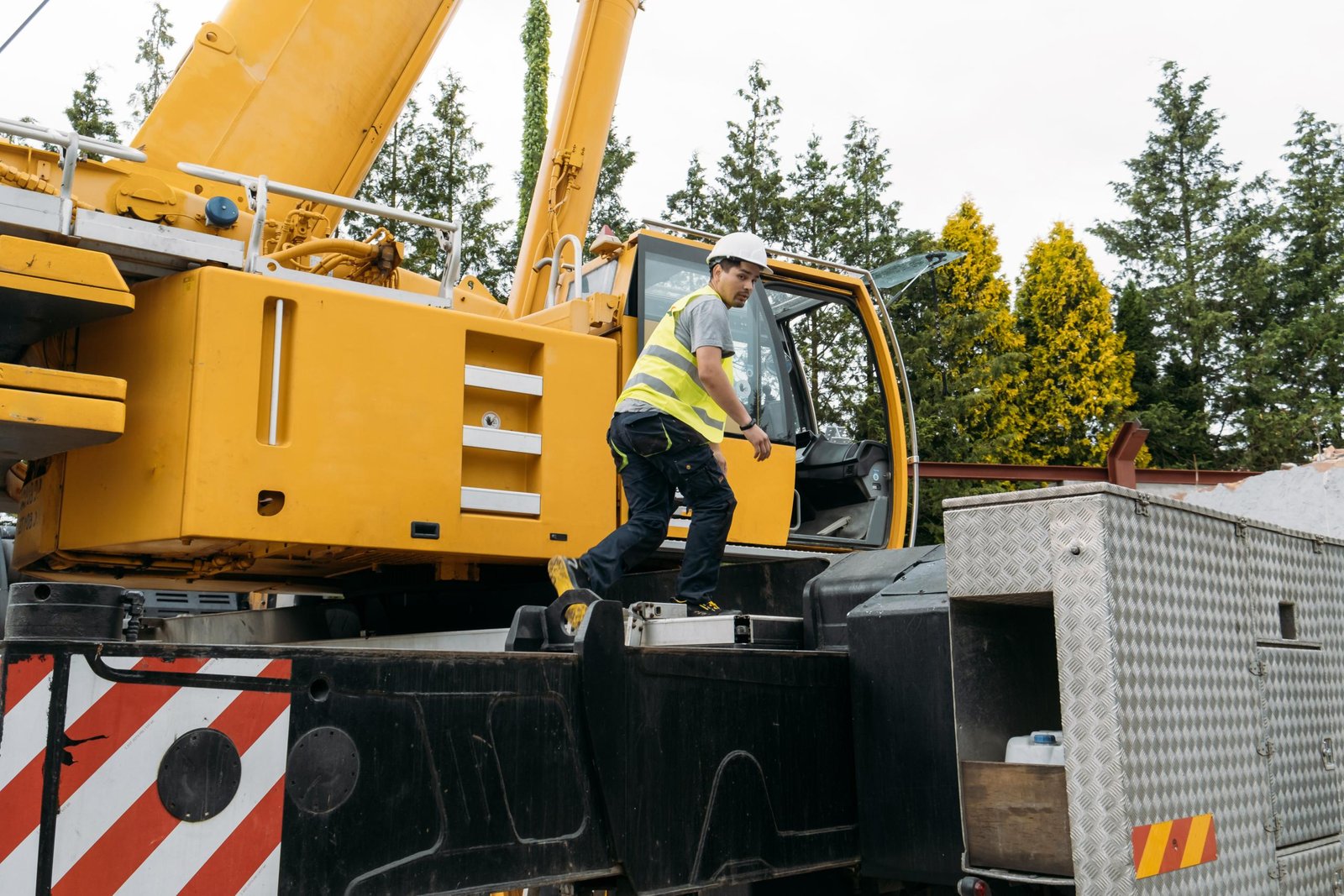 Largest heavy equipment rental companies in UAE